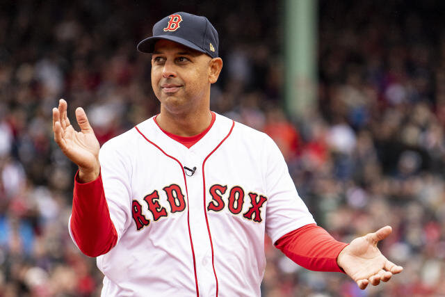 Report: El entrenador principal de los Red Sox, Alex Cora, llega con tres estrellas importantes para